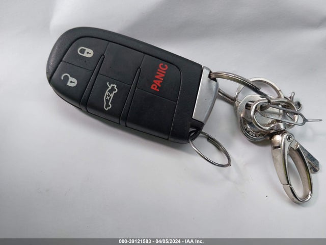 2C3CCAGGXGH165867 Chrysler 300