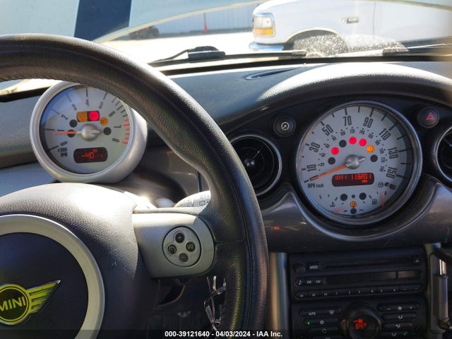 2006 MINI COOPER S WMWRE33526TN29598 Photo 6