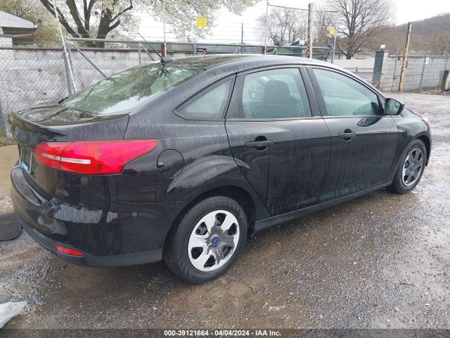 Ford FOCUS S 2018 1FADP3E20JL227736 Image 4