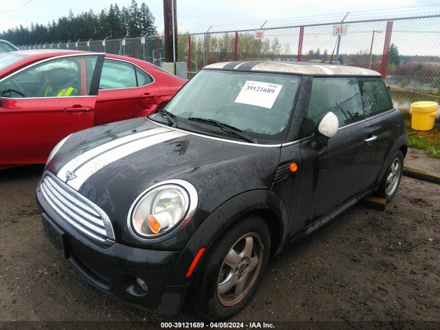 2010 MINI COOPER WMWMF3C52ATU77261 Photo 1