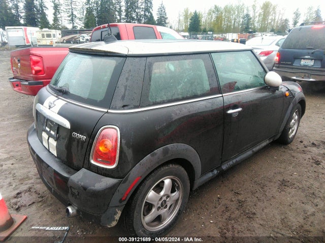 2010 MINI COOPER WMWMF3C52ATU77261 Photo 3
