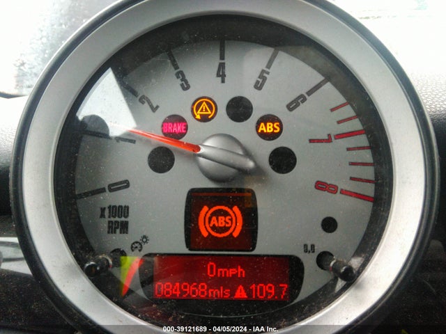 2010 MINI COOPER WMWMF3C52ATU77261 Photo 6