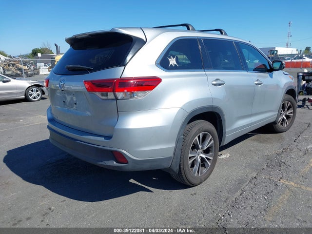 Toyota Highlander Le 2018 5TDZZRFH9JS287531 Image 4