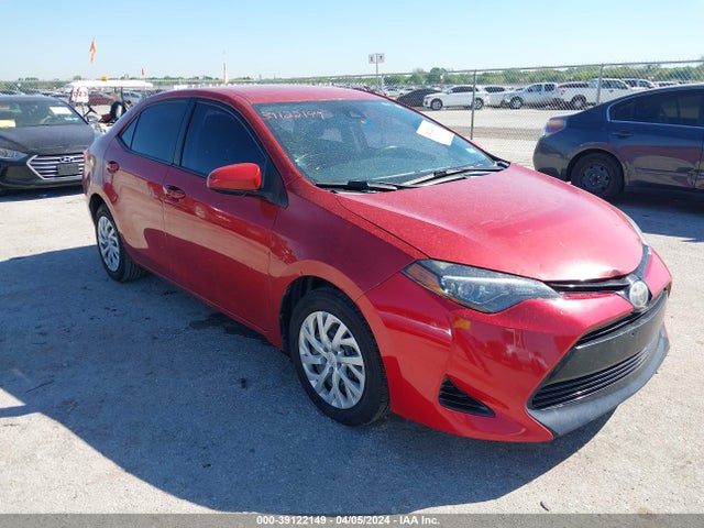 Toyota COROLLA LE 2018 5YFBURHE9JP806492 main image