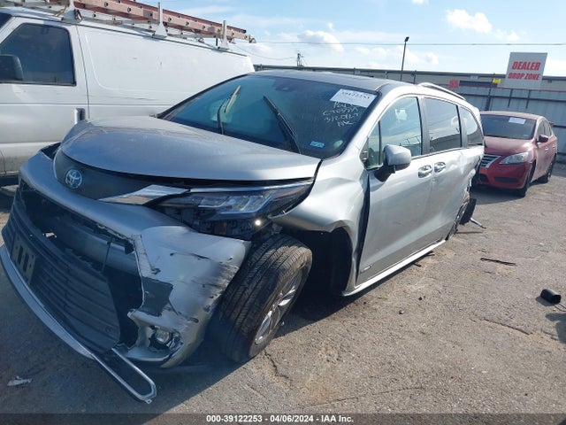 5TDYRKEC7MS071965 Toyota SIENNA XLE