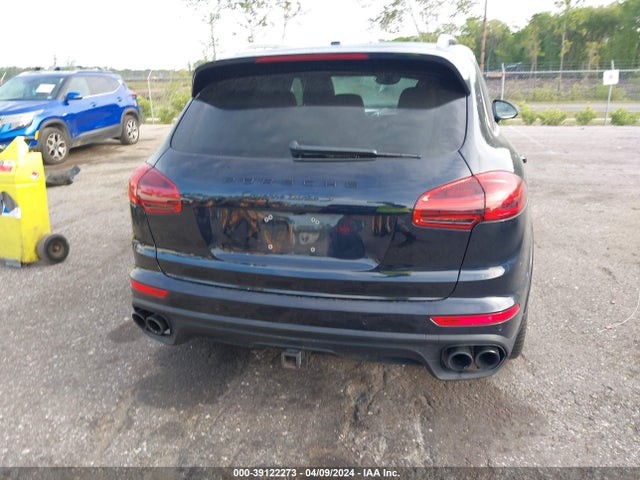 Porsche Cayenne Turbo S 2018 WP1AC2A24JLA90016 Image 16