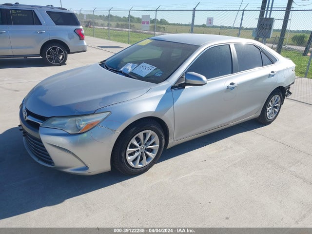 Toyota CAMRY LE 2015 4T4BF1FK4FR463753 Image 2