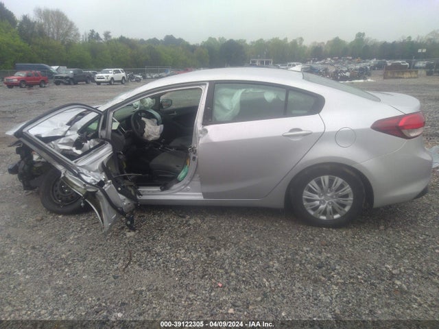 KIA FORTE LX 2017 3KPFK4A77HE108092 Image 15
