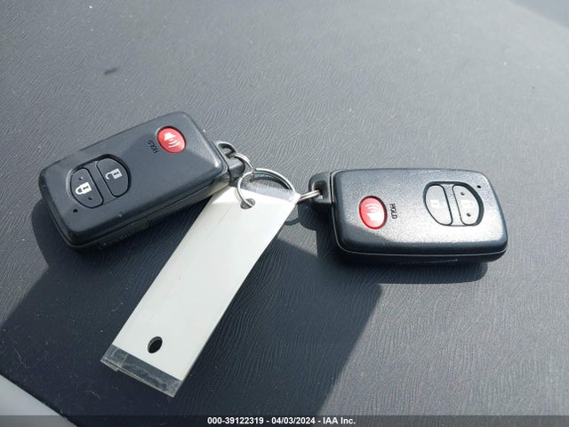 Toyota Prius V Three 2015 JTDZN3EU8FJ036818 Image 11