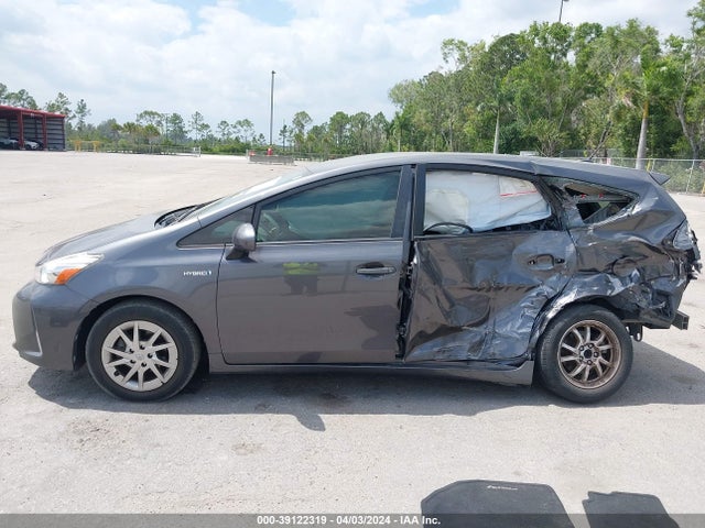 Toyota Prius V Three 2015 JTDZN3EU8FJ036818 Image 15