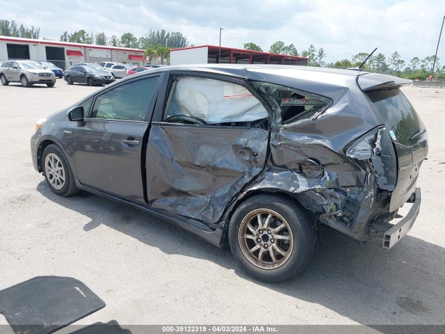 Toyota Prius V Three 2015 JTDZN3EU8FJ036818 Image 3