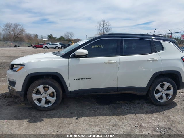 Jeep Compass Latitude 4x4 2018 3C4NJDBB1JT284445 Image 14