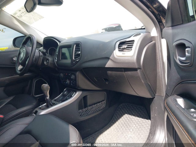 Jeep Compass Latitude 4x4 2018 3C4NJDBB1JT284445 Image 5