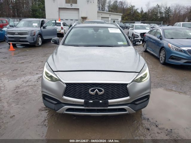 SJKCH5CR8HA038429 Infiniti Qx30 Premium