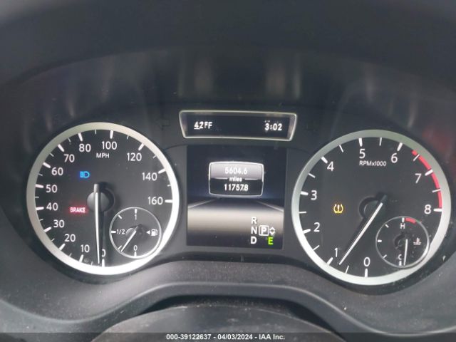 SJKCH5CR8HA038429 Infiniti Qx30 Premium