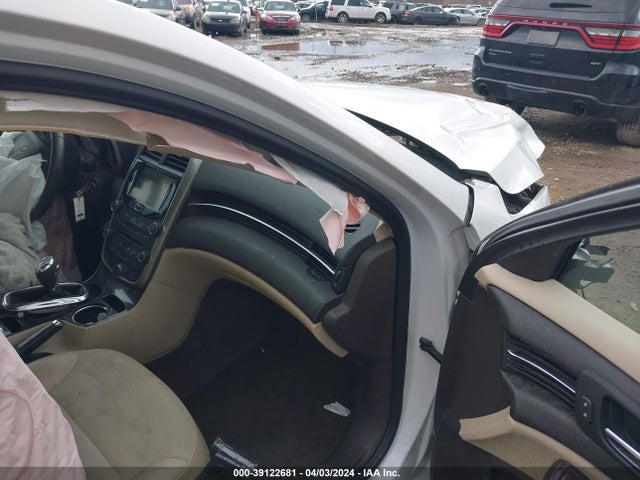 Chevrolet MALIBU 1LT 2015 1G11C5SL5FF202847 Image 5