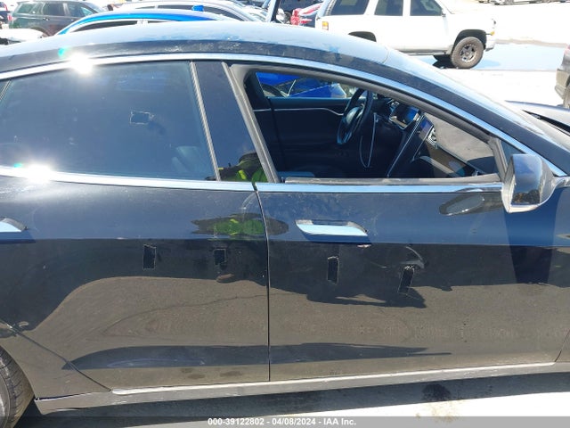 Tesla Model S 60/70/75/85 2016 5YJSA1E18GF131556 Image 13