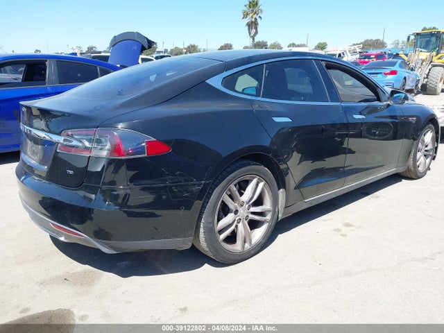 Tesla Model S 60/70/75/85 2016 5YJSA1E18GF131556 Image 4