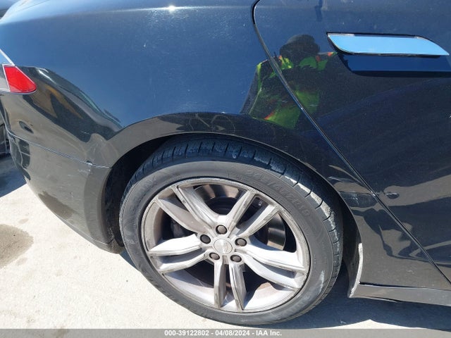 Tesla Model S 60/70/75/85 2016 5YJSA1E18GF131556 Image 6