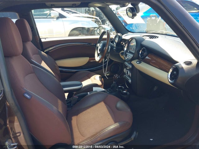 2009 MINI COOPER CLUBMAN WMWML33549TN69265 Photo 4