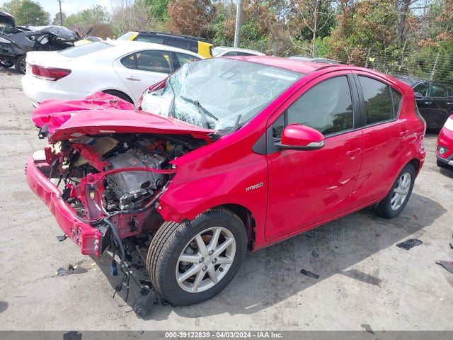 Toyota Prius C Three 2016 JTDKDTB36G1128737 Image 2