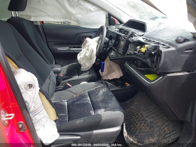 Toyota Prius C Three 2016 JTDKDTB36G1128737 Image 5