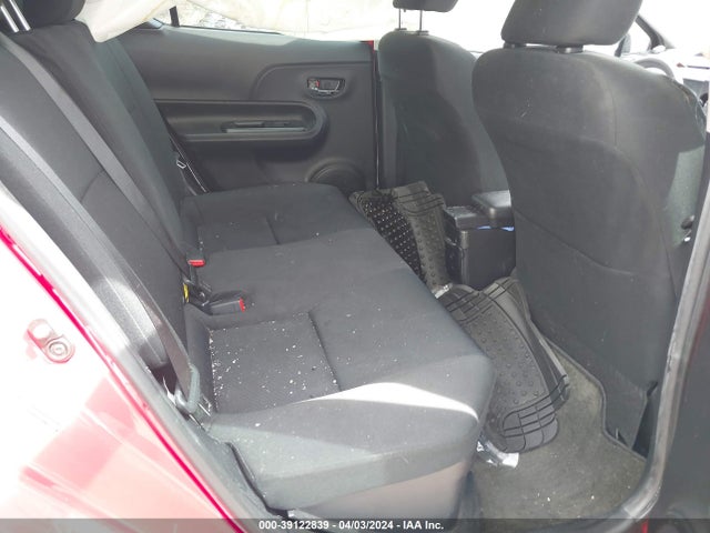 Toyota Prius C Three 2016 JTDKDTB36G1128737 Image 8