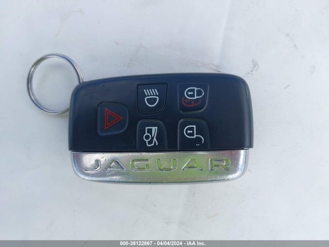 2017 JAGUAR XE SAJAR4BG9HA954345 Photo 10