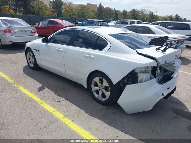 2017 JAGUAR XE SAJAR4BG9HA954345 Photo 2