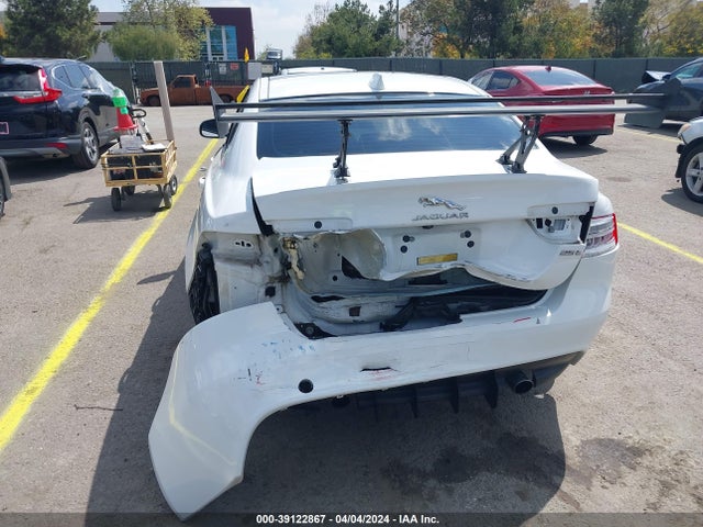 2017 JAGUAR XE SAJAR4BG9HA954345 Photo 5