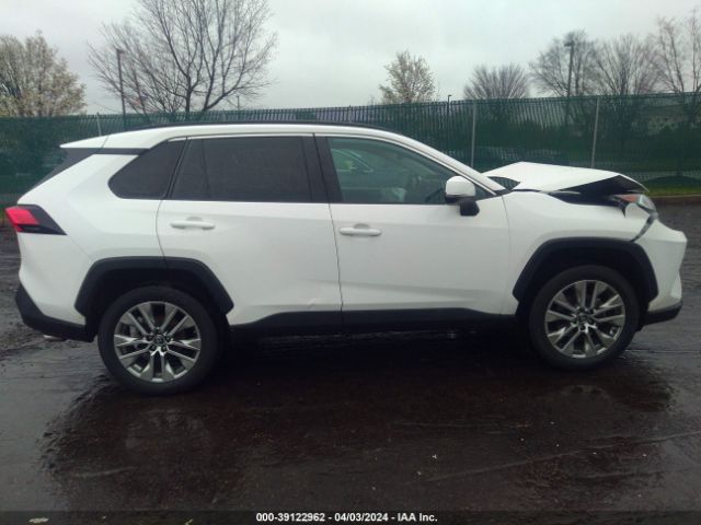 2T3A1RFV5KW044504 Toyota Rav4 Xle Premium