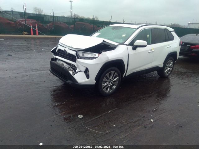 2T3A1RFV5KW044504 Toyota Rav4 Xle Premium