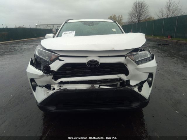 2T3A1RFV5KW044504 Toyota Rav4 Xle Premium