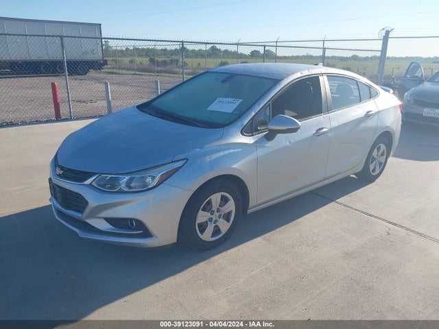 Chevrolet Cruze Ls Auto 2018 1G1BC5SM2J7143384 Image 2