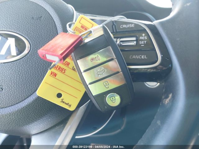 5XXGT4L38KG364607 KIA Optima S