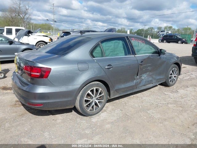 3VWDB7AJ8JM263845 Volkswagen Jetta 1.4t Se/1.4t Wolfsburg Edition