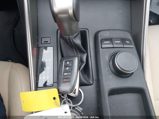 JTHBA1D2XG5035275 Lexus IS 200T