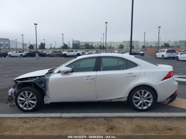 JTHBA1D2XG5035275 Lexus IS 200T