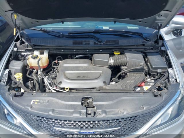 2C4RC1BG8LR284440 Chrysler Pacifica Touring L