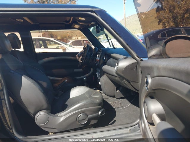 2009 MINI COOPER S WMWMF73509TT96830 Photo 4