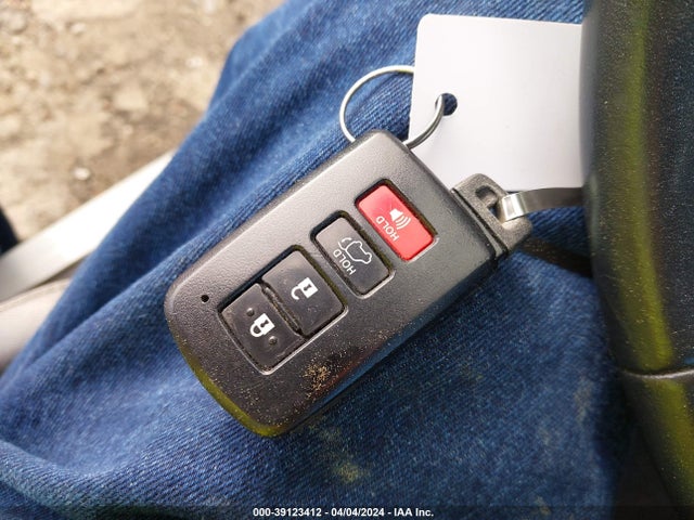 Toyota Rav4 Limited 2018 2T3DFREV2JW735892 Image 11