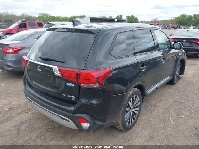 JA4AD3A31KZ015862 Mitsubishi Outlander Se