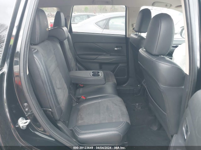 JA4AD3A31KZ015862 Mitsubishi Outlander Se