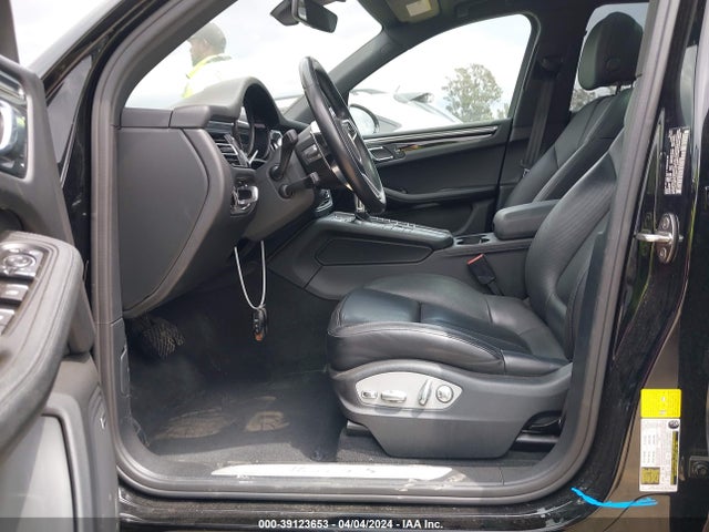 2019 PORSCHE MACAN WP1AB2A52KLB34352 Photo 5