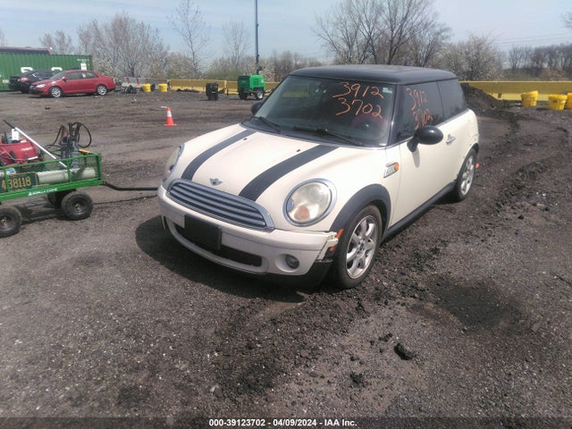 2009 MINI COOPER WMWMF33509TW72982 Photo 1