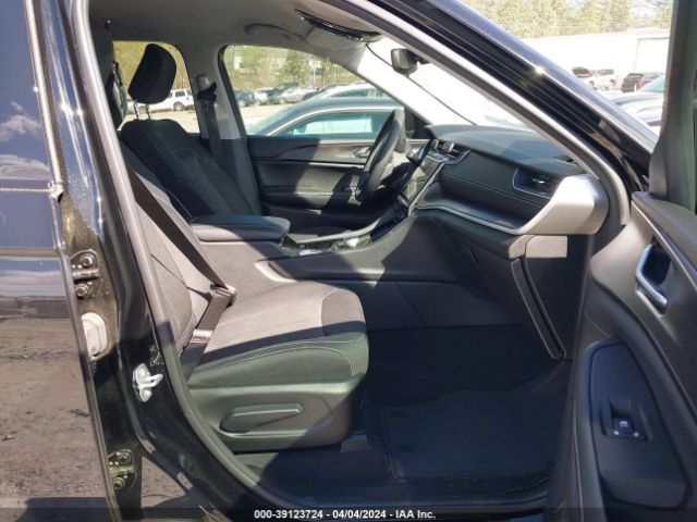 1C4RJJAG8P8797826 Jeep Grand Cherokee L Laredo 4x2