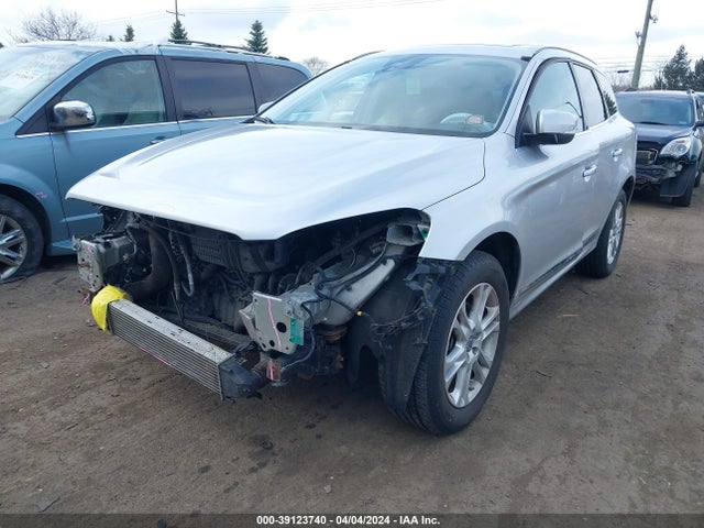 Volvo Xc60 T5/t5 Premier 2015 YV4612RK8F2684345 Image 2