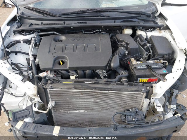 Toyota COROLLA LE 2018 5YFBURHE2JP820654 Image 10