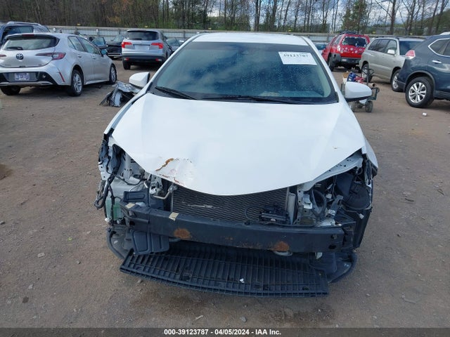 Toyota COROLLA LE 2018 5YFBURHE2JP820654 Image 13