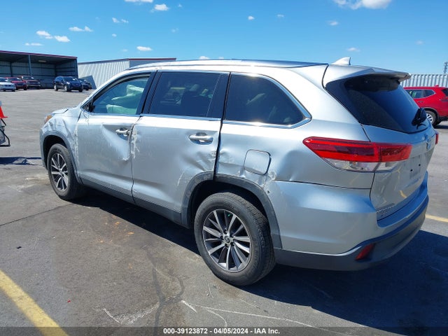 Toyota Highlander Xle 2019 5TDKZRFH0KS565994 Image 3